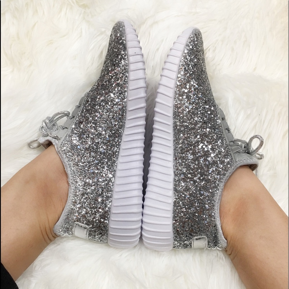 Silver fashion sneakers 👟 - Picture 3 of 7